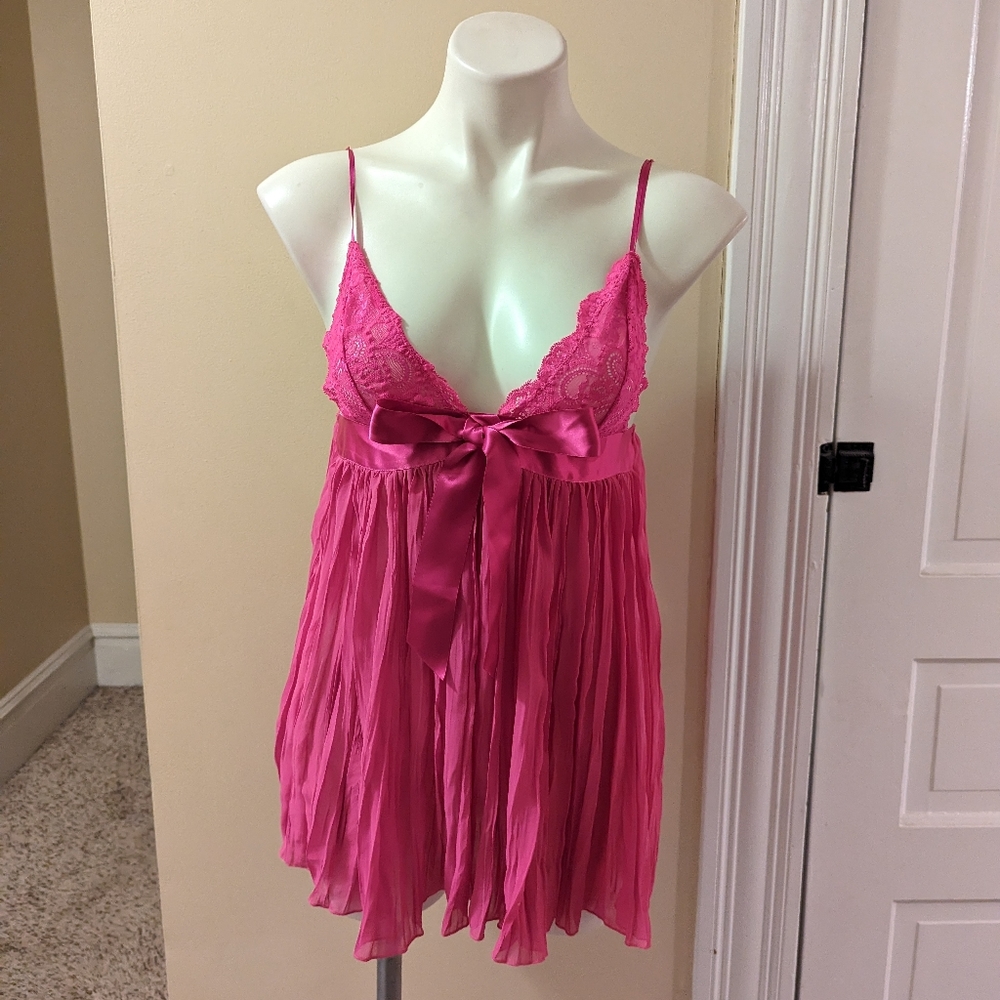Victoria Secret bright pink sheer lace and crinkle baby doll lingerie size Small - Picture 1 of 7